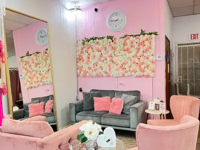 Le Boutique Quinceaneras & Bridal, business photo 2